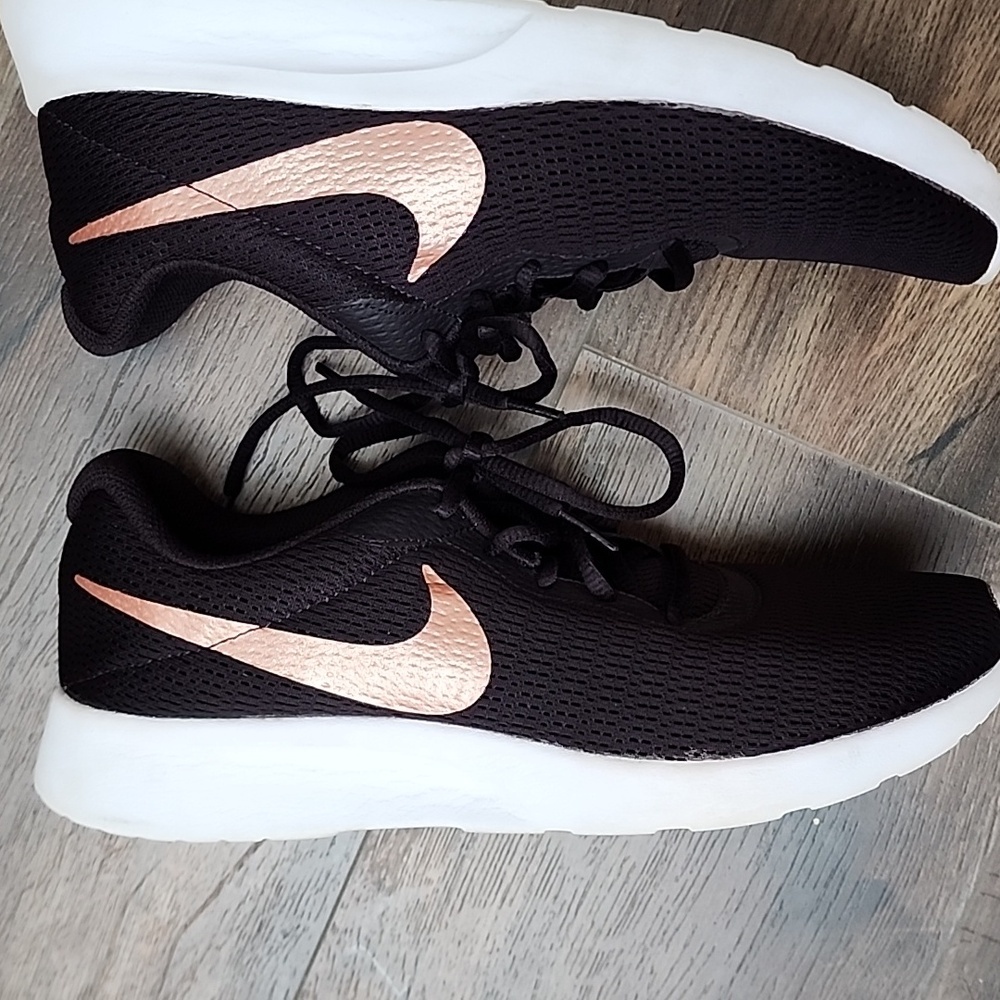 Nike Tanjun Dark Purple (eggplant) & Rose Gold women’s sneakers sz 10 - Picture 3 of 9